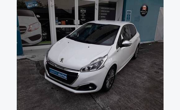 Peugeot 208 1. 2 PureTech 82 Style