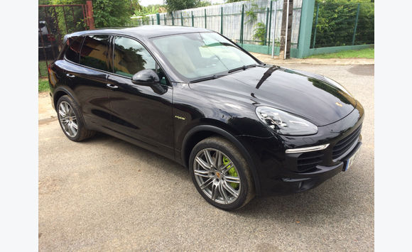 PORSCHE CAYENNE S HYBRIDE