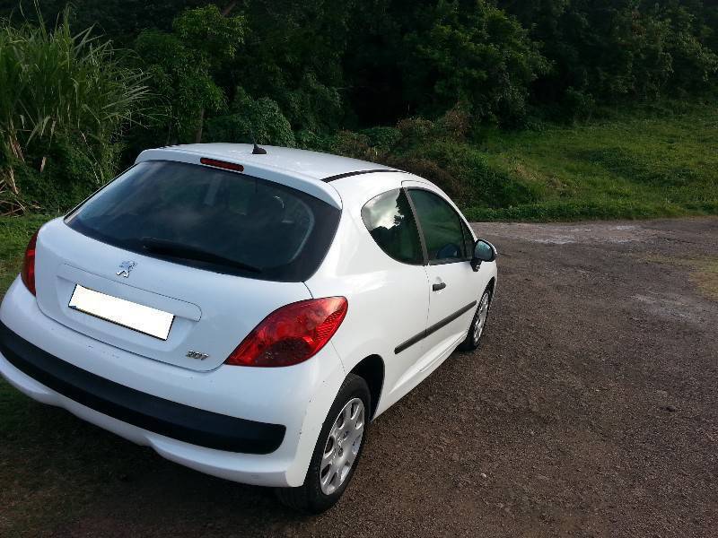 Peugeot 207 14hdi commerciale 88000km Voitures Martinique • Cyphoma Peugeot 207 14hdi commerciale 88000km Voitures Martinique • Cyphoma