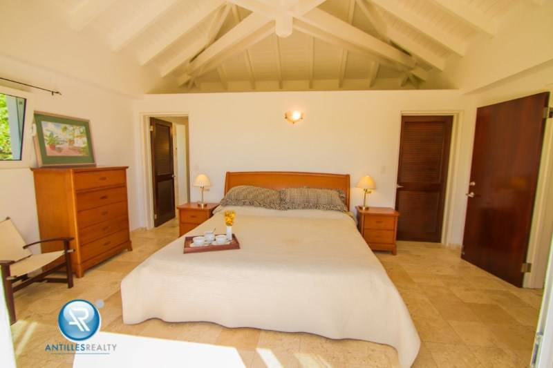 villa avalon-3 bedroom-ocean view - classified ad - short and medium