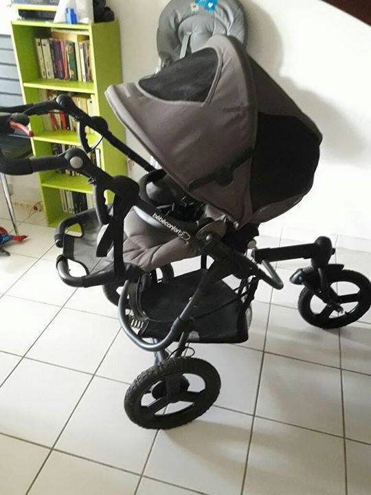 siege auto autour de bebe