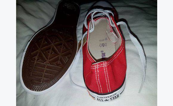 red converse size 8