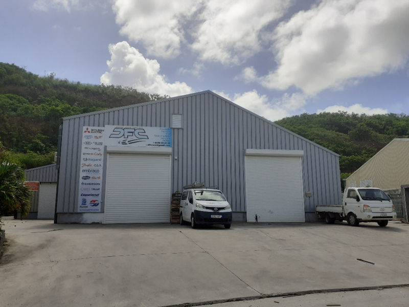 A louer local de 100m² à hope estate à... Bureaux Commerces