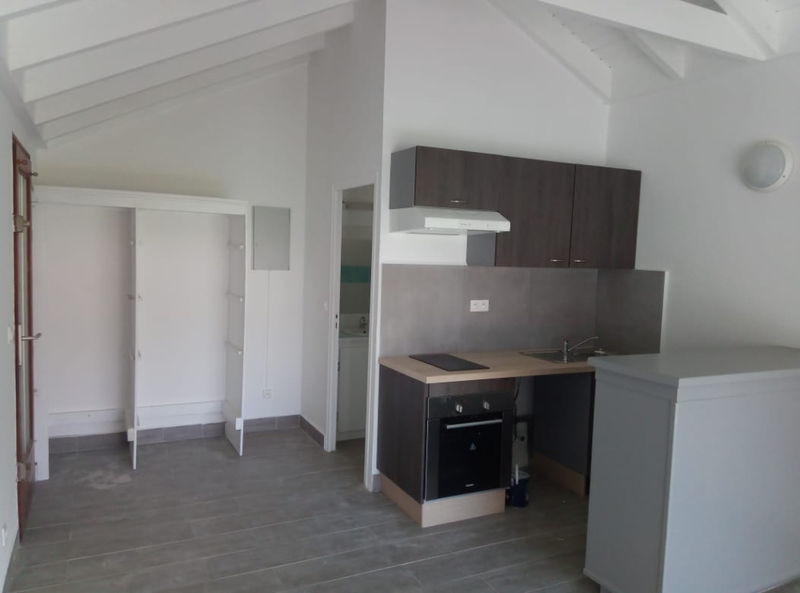 Pretty empty studio for rent concordia Rentals Apartment Saint