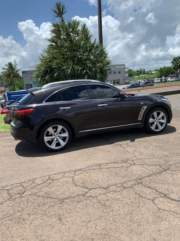 Infiniti fx 37 s premium - Voitures Martinique • Cyphoma