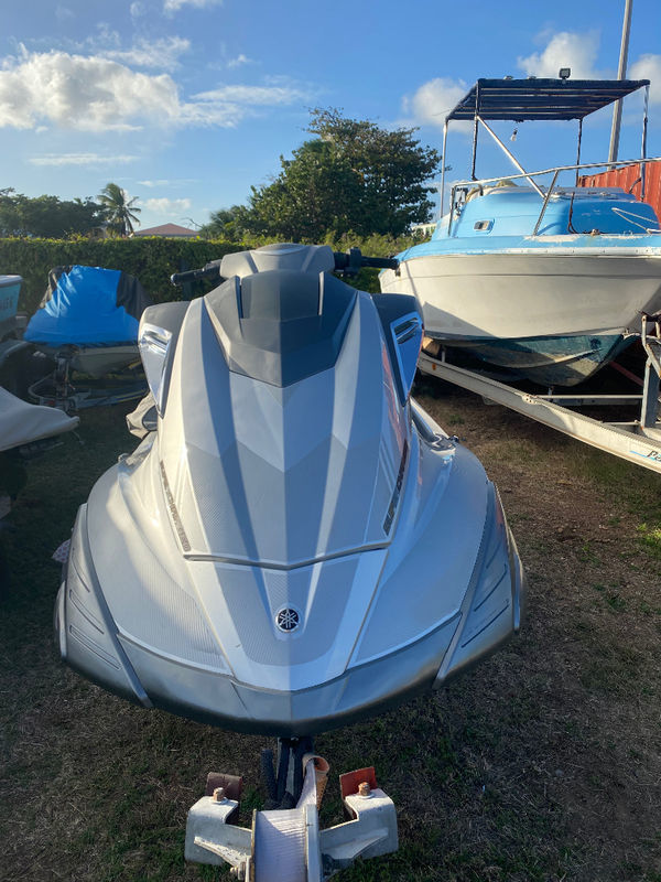 Jet ski yamaha 1800 super charger 67 hours Water Scooters Jet Skis Saint Martin • Cyphoma
